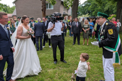 2024_05_25 Spalierstehen Hochzeit Tim Strunz+Lisa Aring